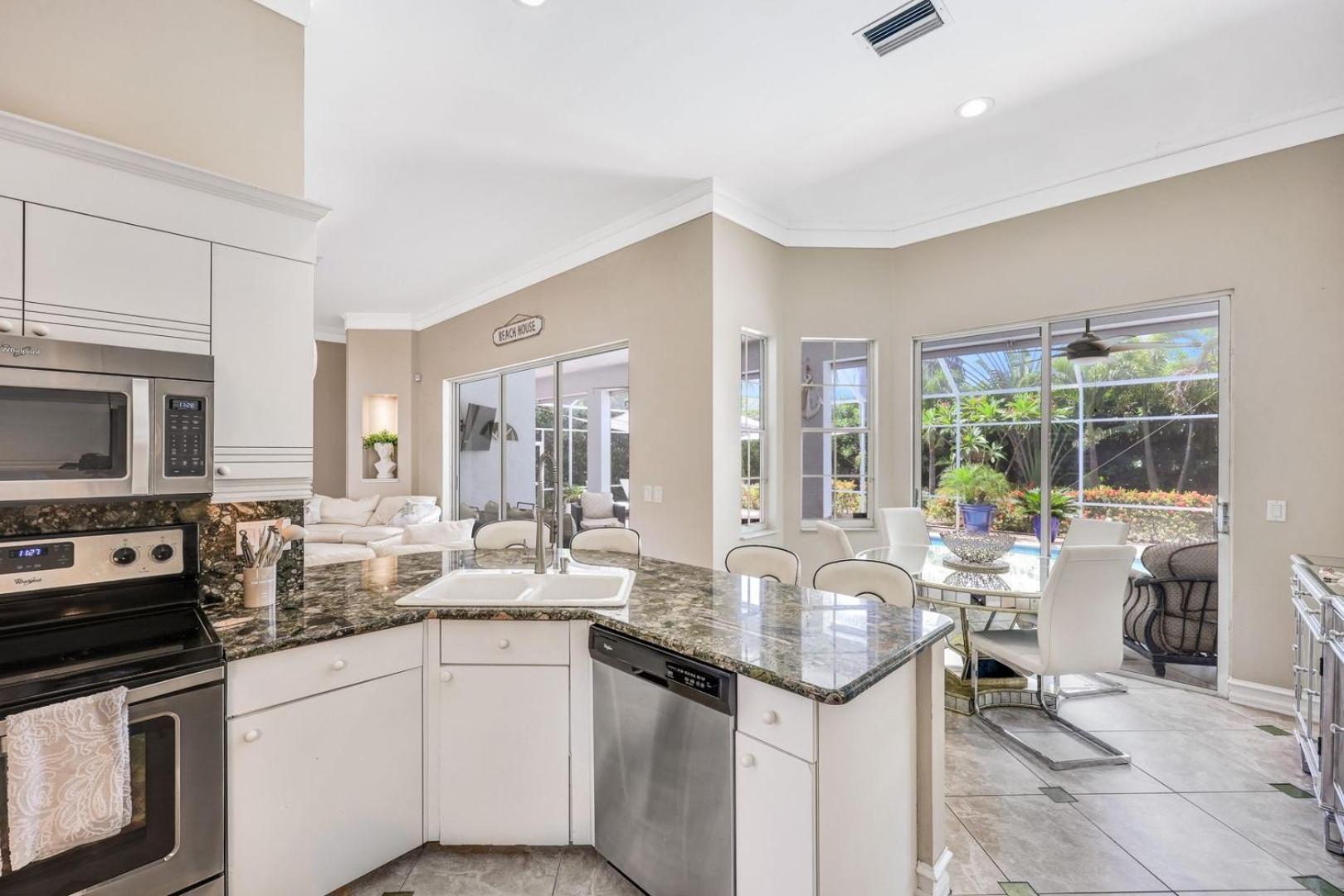 Lux Family 3 Bedroom With Pool Villa Walk To Beach And Mercato North North Naples エクステリア 写真